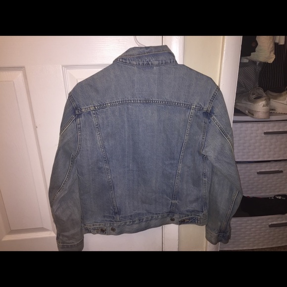 SOLD 🚫 Levi’s Jean Denim Jacket - Picture 4 of 4